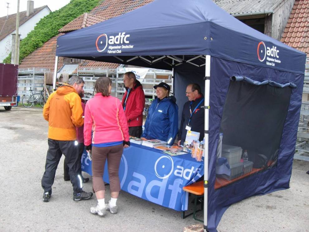 Faltpavillon_3x3m_Conmpact_Canopy_ADFC_Boblingen_4_original